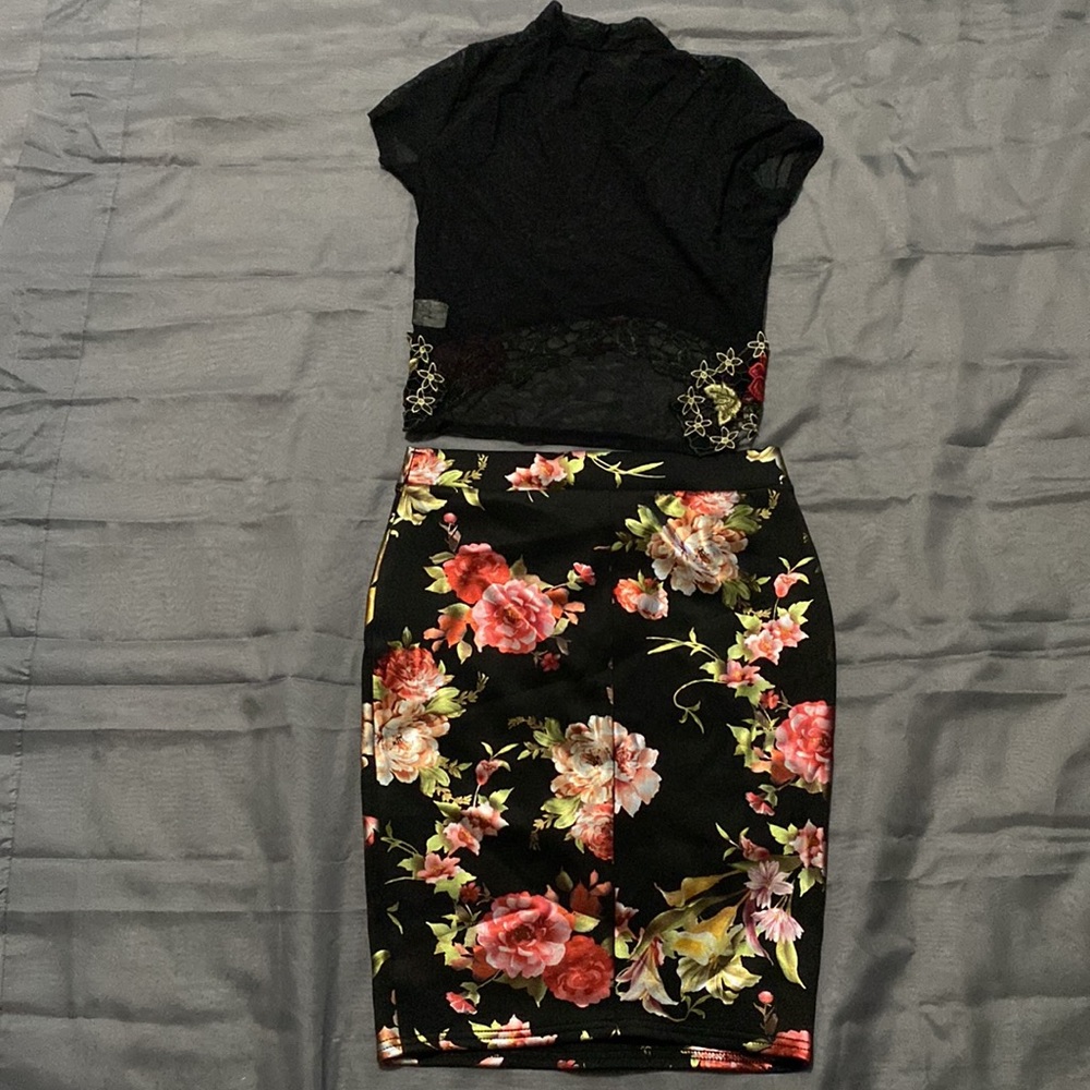 Cute 2 pc small!! - Picture 2 of 2